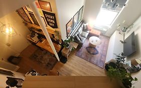 Cozy And Tranquil 1-Bedroom Condo With Wifi, Ac In Historic Salem